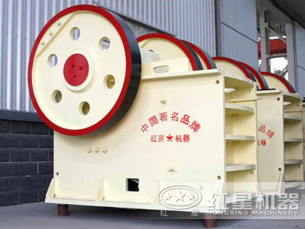 顎式破碎機(jī)使用前要經(jīng)常檢查